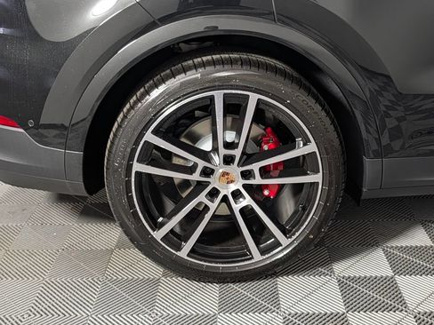 New 2026 Porsche Cayenne S AWD/4WD image 13