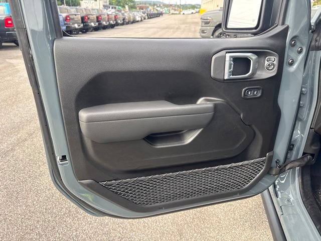 New 2026 Jeep Gladiator Sport AWD/4WD image 13