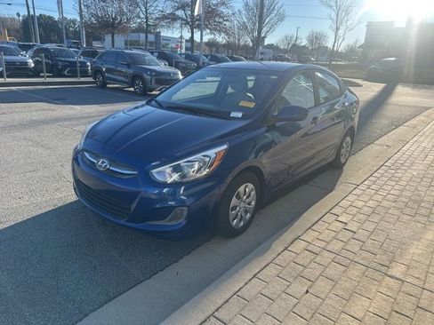 Used 2016 Hyundai Accent SE image 4