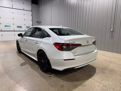 Used 2022 Honda Civic Sport image 6