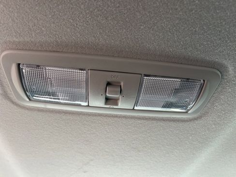 Used 2018 Nissan Titan S w/ S Utility Package image 31