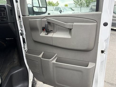 Used 2016 Chevrolet Express 3500 LT w/ LT Preferred Equipment Group RWD image 29