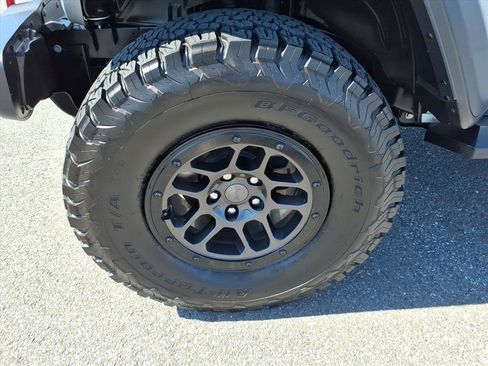 Used 2023 Jeep Wrangler Unlimited Rubicon w/ Xtreme 35 Tire Package AWD/4WD image 10
