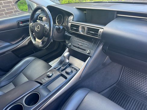 Used 2016 Lexus IS 200t image 4