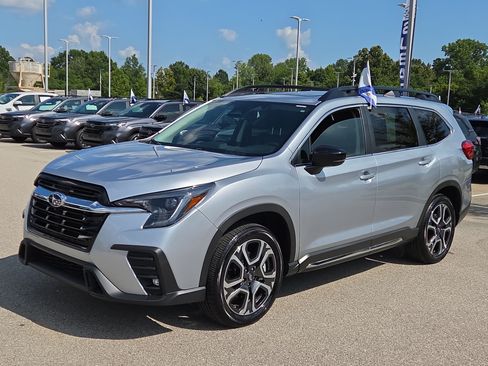 Certified 2025 Subaru Ascent Limited AWD/4WD image 7