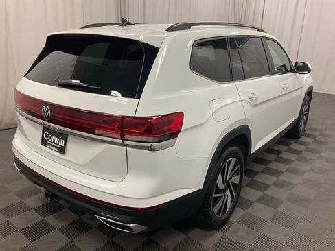 Used 2025 Volkswagen Atlas SE image 3