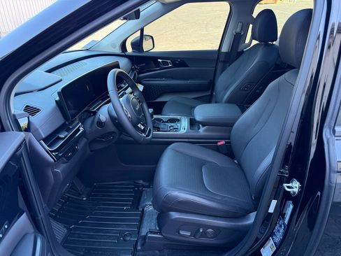 Used 2025 Kia Carnival SX Prestige FWD image 3