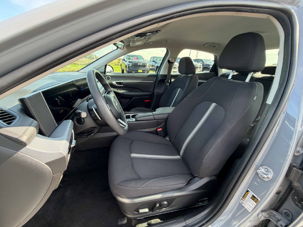 Used 2025 Hyundai Sonata SEL FWD image 18