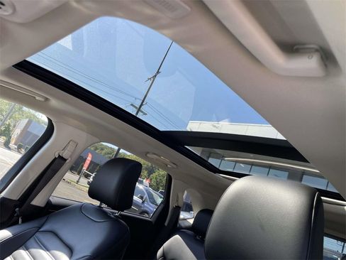 Used 2022 Ford Edge SEL w/ Convenience Package image 18