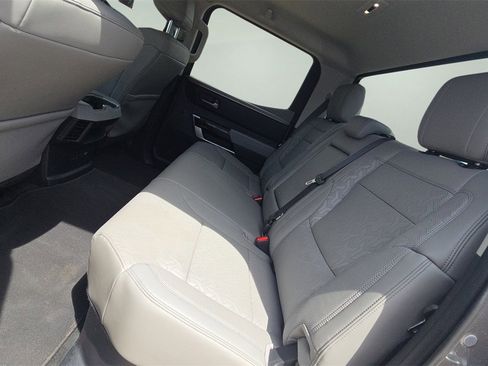 Used 2023 Toyota Tundra Limited image 18