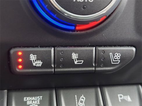 Used 2022 Chevrolet Silverado 2500 LTZ w/ LTZ Convenience Package image 25