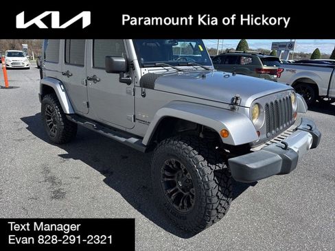 Used 2013 Jeep Wrangler Unlimited Sahara w/ Dual Top Group AWD/4WD image 3