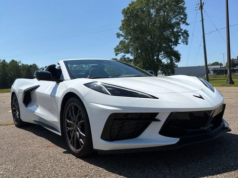 Used 2024 Chevrolet Corvette Stingray Premium Conv w/ Z51 Performance Package RWD image 4