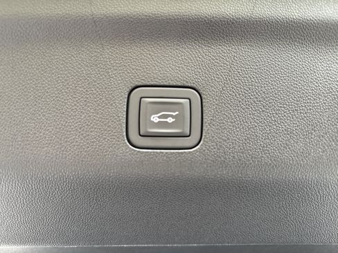 Used 2025 GMC Yukon AT4 w/ AT4 Premium Package image 37