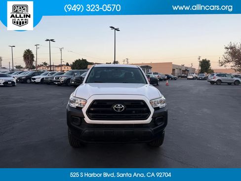 Used 2017 Toyota Tacoma SR RWD image 2