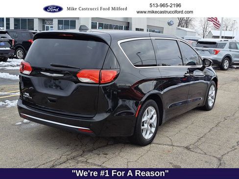 Used 2018 Chrysler Pacifica Touring Plus w/ Tire & Wheel Group image 5