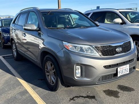 Used 2014 Kia Sorento LX w/ Touring Package (LX) image 2