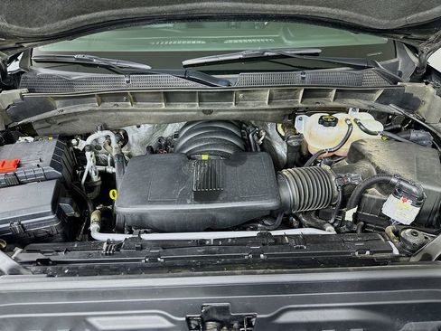 Used 2025 GMC Sierra 1500 SLT RWD image 9