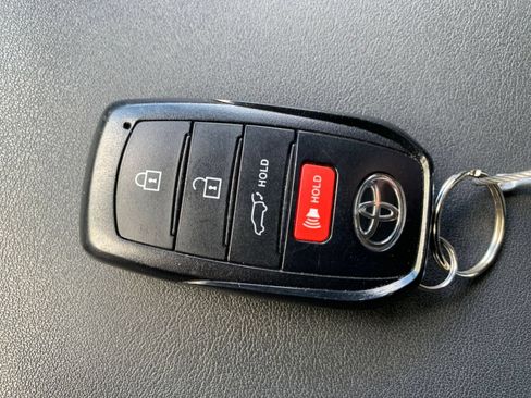 Used 2025 Toyota Highlander XSE AWD/4WD image 21
