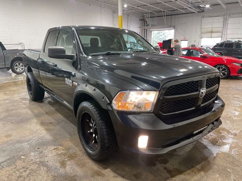 Used 2017 RAM 1500 Express AWD/4WD image 3