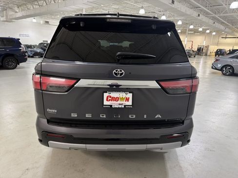 Used 2025 Toyota Sequoia Limited w/ Tow Technology Package AWD/4WD image 7