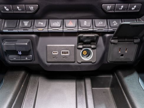 Used 2021 Chevrolet Silverado 2500 LTZ w/ LTZ Convenience Package image 28