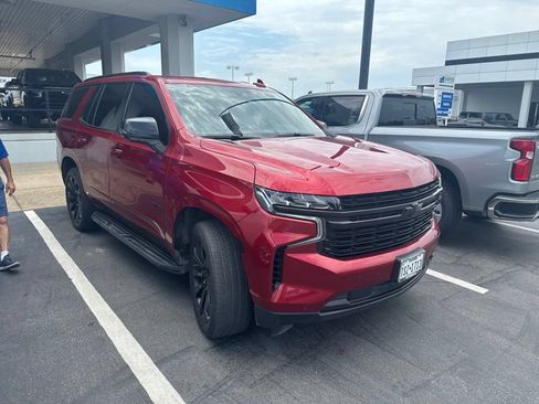 Used 2024 Chevrolet Tahoe Premier RWD image 3