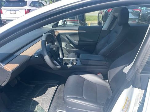 Used 2022 Tesla Model 3 Long Range AWD/4WD image 8