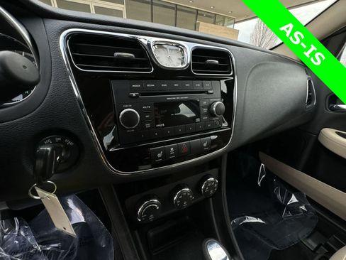 Used 2013 Chrysler 200 Limited FWD image 28