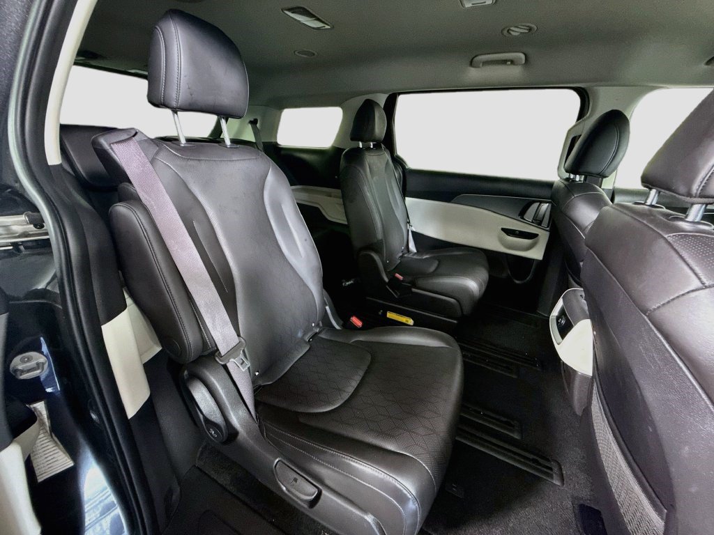 Used 2024 Kia Carnival LX FWD image 25