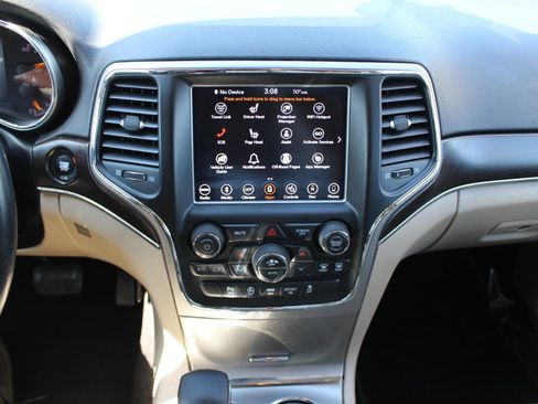 Used 2018 Jeep Grand Cherokee Limited image 33