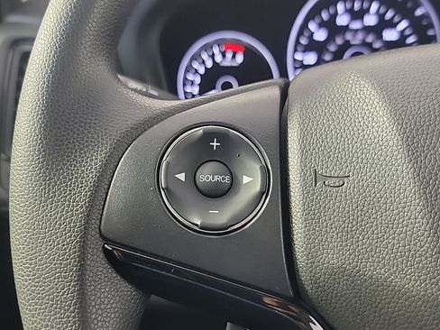 Certified 2022 Honda HR-V LX image 23