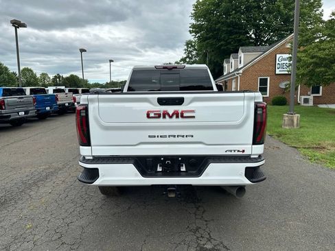 Used 2025 GMC Sierra 2500 AT4 w/ AT4 Premium Plus Package AWD/4WD image 11