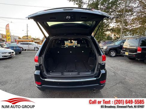 Used 2017 Jeep Grand Cherokee Limited AWD/4WD image 16