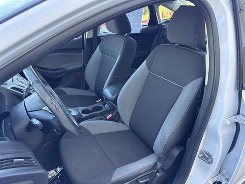 Used 2014 Ford Focus SE image 14