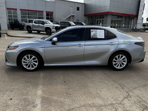 Used 2024 Toyota Camry LE FWD image 6