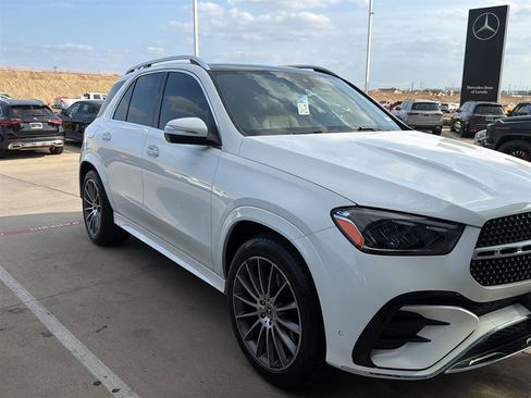 Used 2024 Mercedes-Benz GLE 350 4MATIC image 3