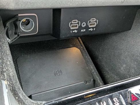 Used 2025 Jeep Wagoneer L 4WD w/ Premium Group I image 25