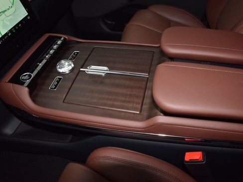 New 2026 Lincoln Navigator Reserve image 33