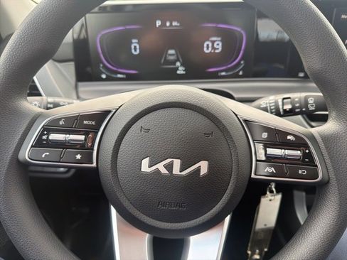 Certified 2025 Kia Seltos LX image 17
