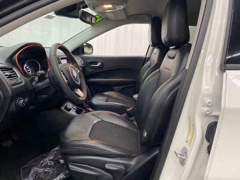 Used 2021 Jeep Compass Trailhawk AWD/4WD image 14