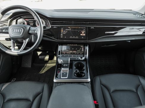 Used 2023 Audi Q8 Premium w/ Convenience Package image 8