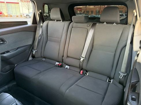 Used 2023 Nissan Rogue S image 27