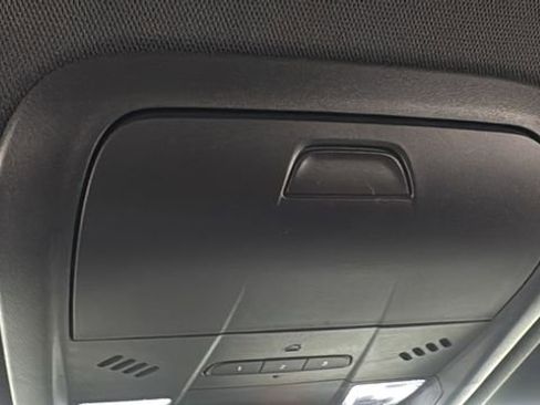 Used 2024 Buick Enclave Premium image 33