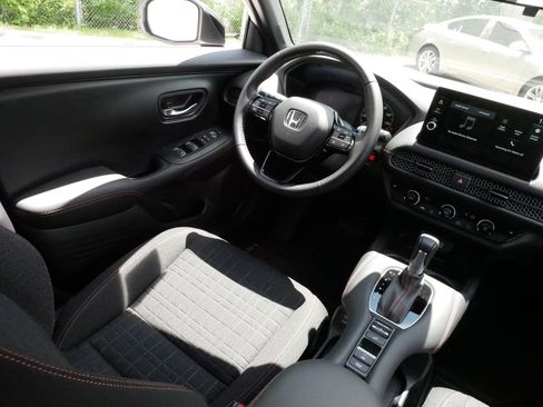 Certified 2026 Honda HR-V Sport image 9