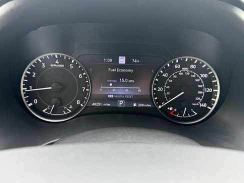 Used 2022 Nissan Armada Platinum w/ Captain's Chairs Package RWD image 19