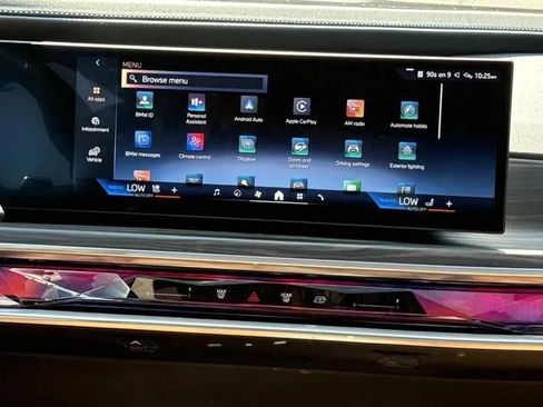 Used 2025 BMW 740i xDrive w/ Premium Package AWD/4WD image 18