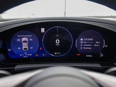 New 2025 Porsche Macan Turbo Electric image 15