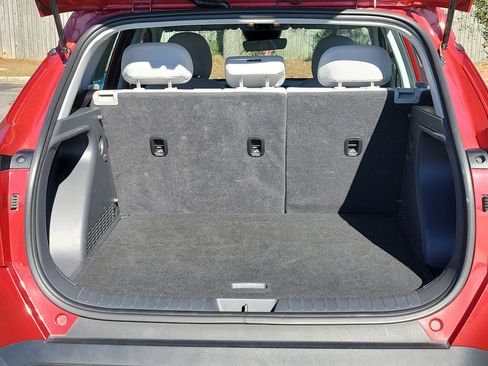 Used 2024 Hyundai Kona SE image 11