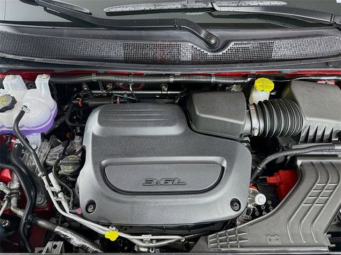 New 2025 Chrysler Pacifica Select w/ Uconnect Theater Family Group image 18